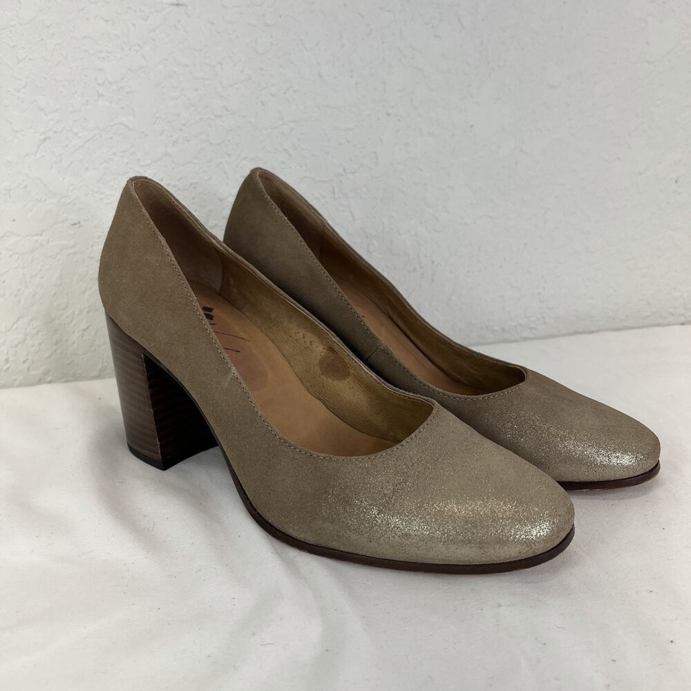 Patricia Nash Tan/Gold Suede Pumps Size 8-1/2 leather, elegant, business, formal